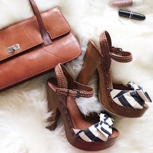 Jessica Simpson heels